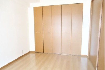 こちらは寝室にいかがでしょうか