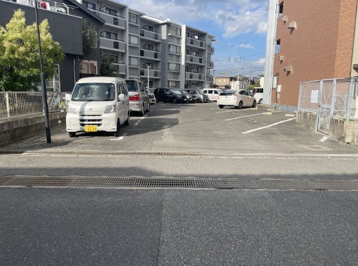 敷地内駐車場の空きもございます