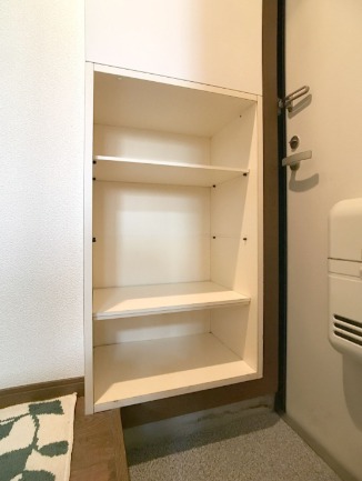 玄関収納もたくさん入ります