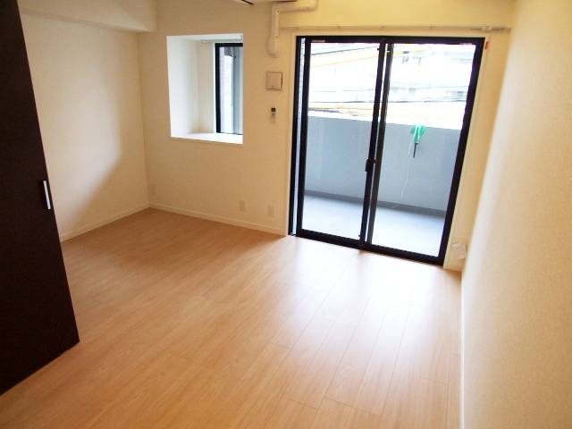 こちらは寝室にいかがでしょうか