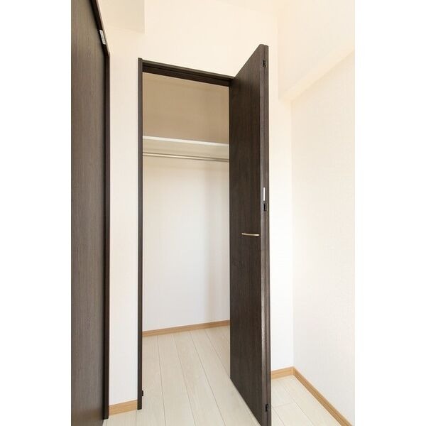 お洋服が多い方でも楽々収納できます