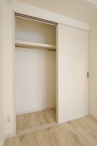クローゼットでお部屋スッキリ
