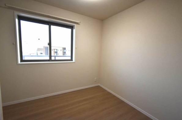 洋室も明るい光が差し込みます