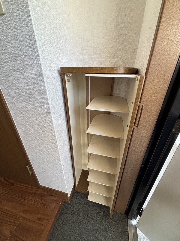 玄関収納もございます。