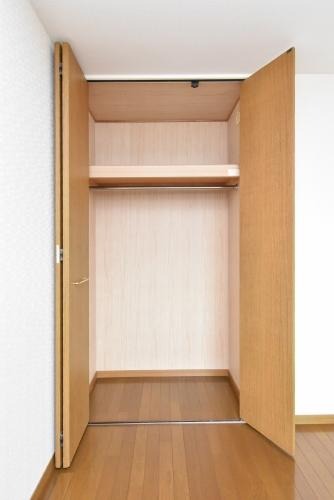 お洋服が多い方でも安心の収納