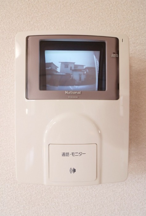 モニター付きインターホンで安心です