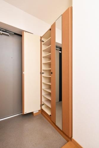 玄関収納もバッチリです