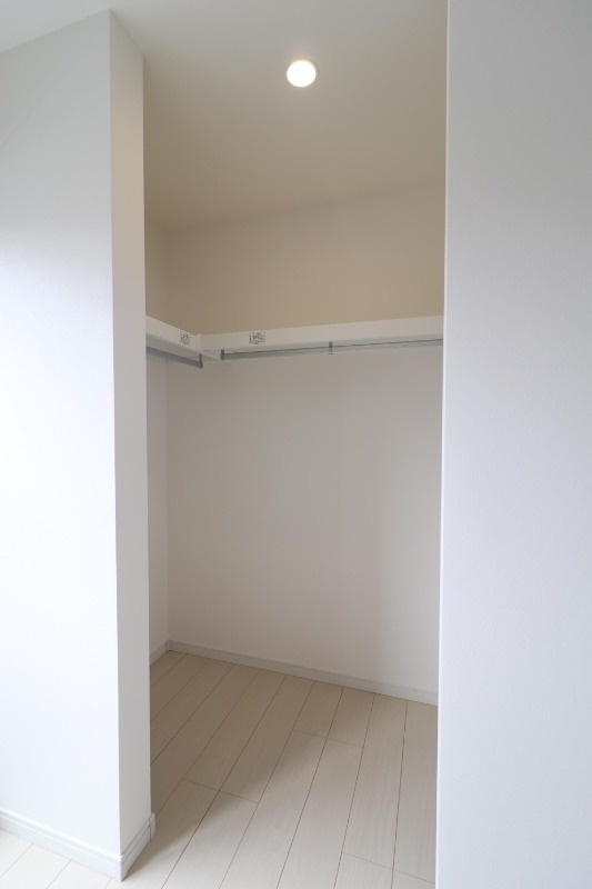 お洋服が多い方でも楽々収納できます