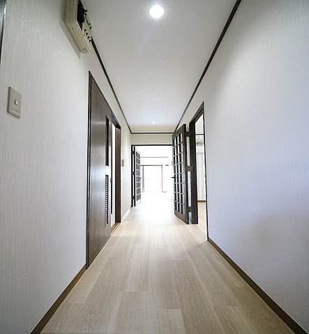 玄関からはこんな感じです。