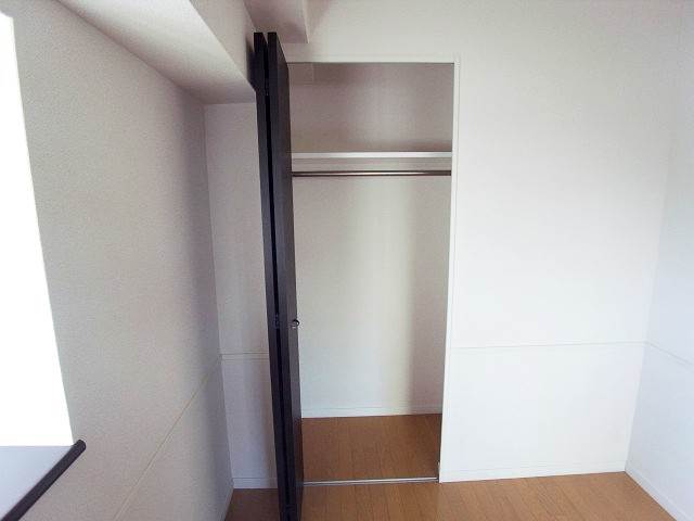 洋室にクローゼットあります