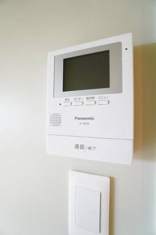 モニター付きインターホンで安心です