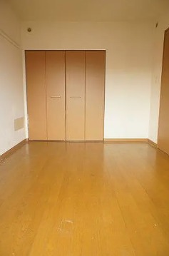 寝室にぴったりの洋室