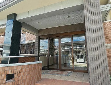 立派なエントランス
