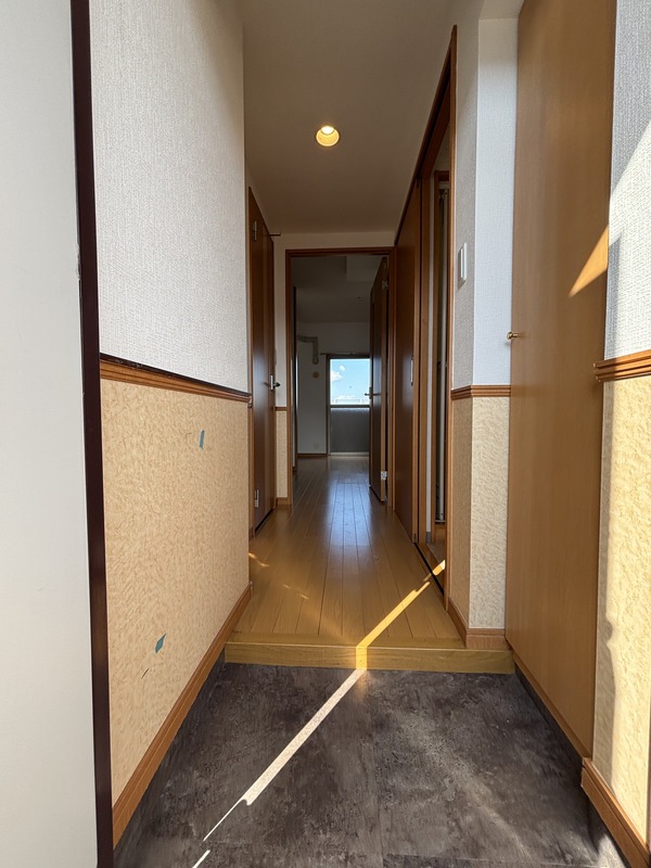 玄関からはこんな感じです。