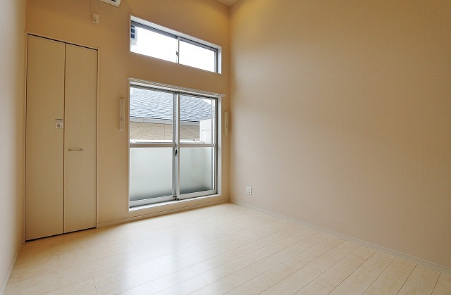 採光部が多く明るいお部屋