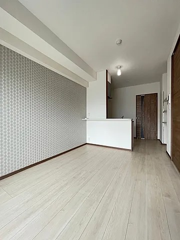 家具の配置がしやすいリビングですね