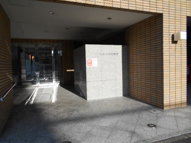 存在感のあるエントランスです