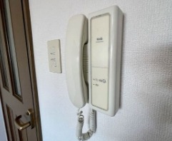 音声で来客者がわかります