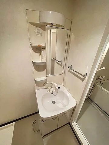 身だしなみチェックはここで