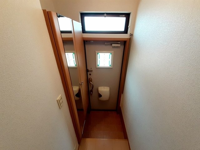 玄関はこんな感じです