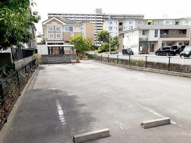 敷地内駐車場の空きもございます