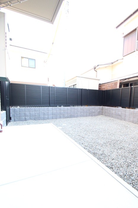 1Fならではの専用庭付きです。