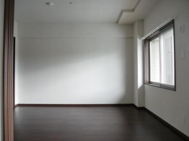 こちらは寝室にいかがでしょうか？？