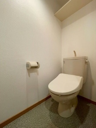 清潔感のあるトイレですね