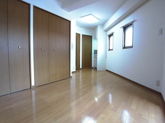 家具の配置に困らないリビングですね