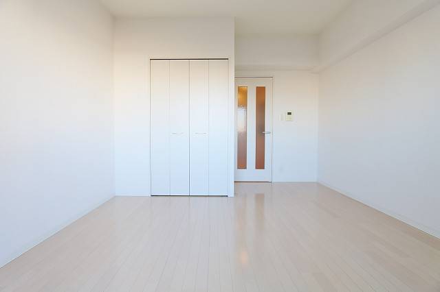 白を基調としたフローリングです