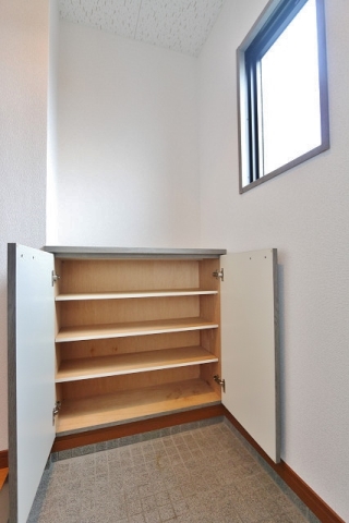 シューズボックスも広い