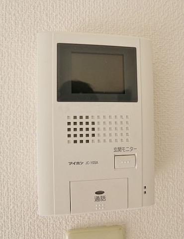 モニターフォンで来客を確認できます