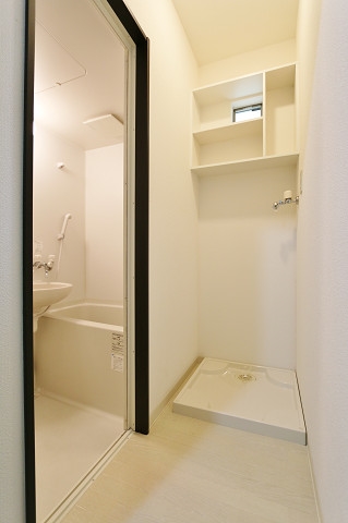 もちろん室内洗濯機置場完備です