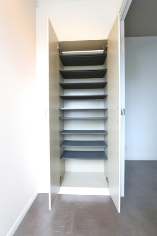 独立洗面台で朝の身支度も楽チンです