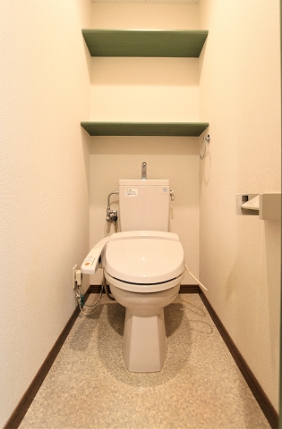 嬉しいウォシュレット付きです