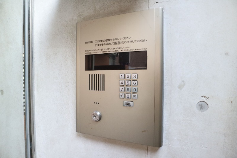 オートロック完備。