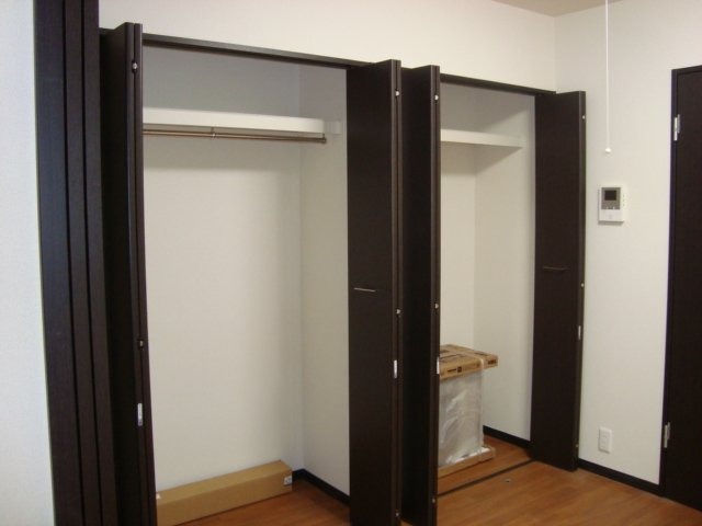 服が多い方でも安心の収納スペース