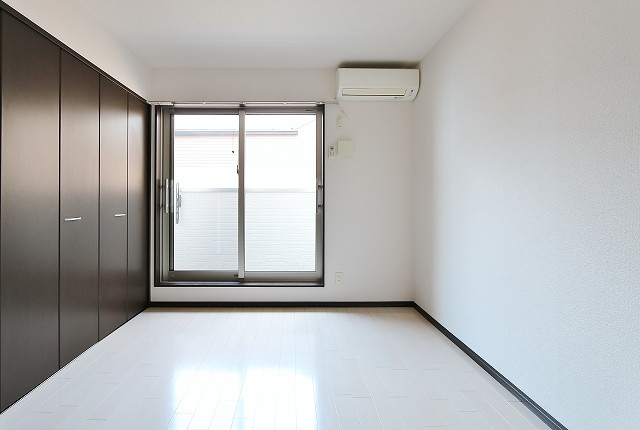 こちらは寝室にいかがでしょうか