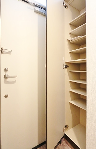 シューズボックスで玄関スッキリ