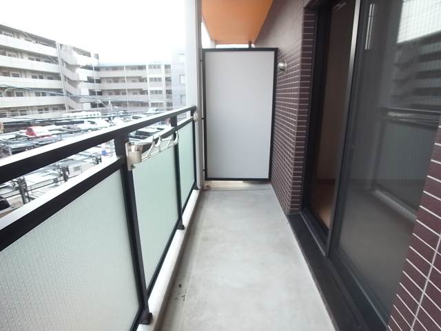天気の良い日の洗濯物はこちらでどうぞ。