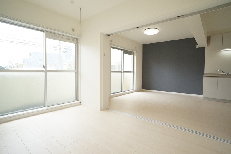白基調の綺麗なお部屋