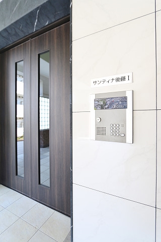 嬉しいオートロック付きです