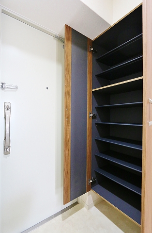 お気に入りの靴も充分な収納スペース