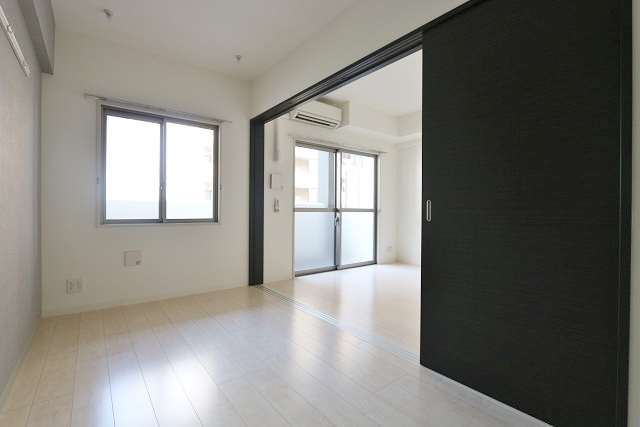 寝室にぴったりの洋室ですね