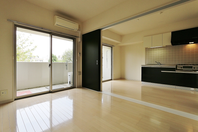 オシャレで解放感のあるリビングです