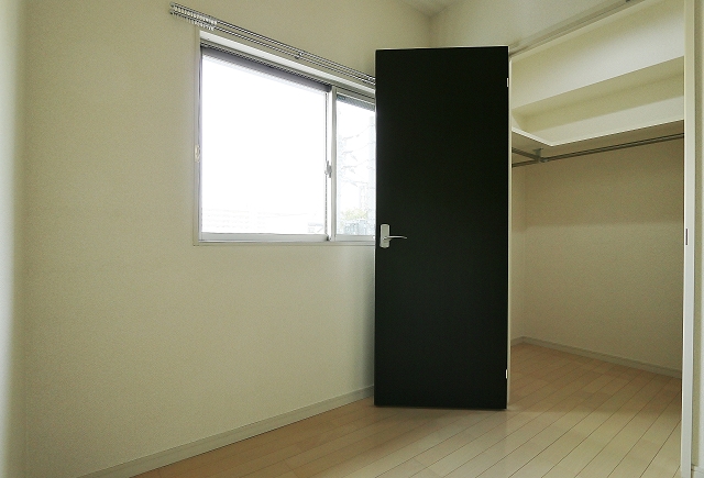 大容量のウォークインクローゼットです