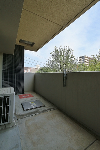 広々空間のバルコニーです