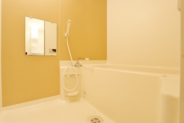 ゆったりとくつろげる浴室です