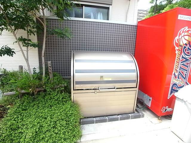 ゴミ置場洒落てます