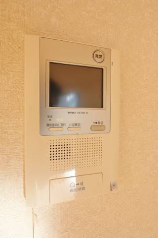モニターで来客を確認できるので安心です